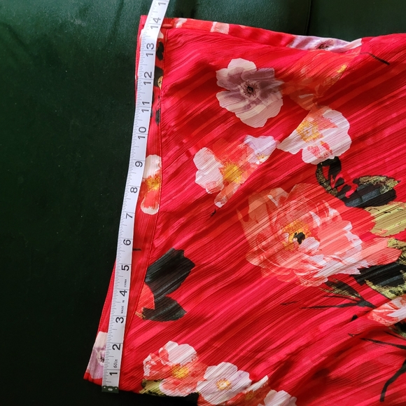 Red Floral Guess Skirt - Picture 3 of 6